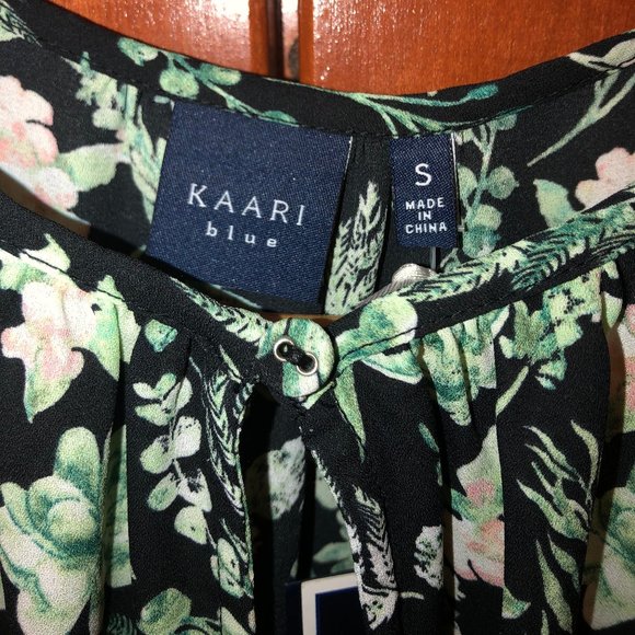Kaari Blue Black Floral Top Size Small NWT - Picture 2 of 4